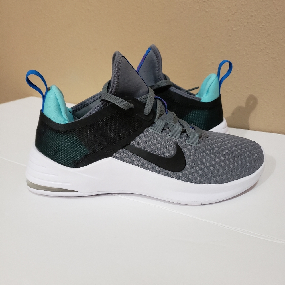 Nike Air Max Bella TR 2 size 5 women
